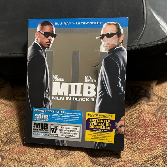 🎥 3 for $15 🎥 Men In Black II - Blu-Ray & Ultraviolet - Picture 2 of 6